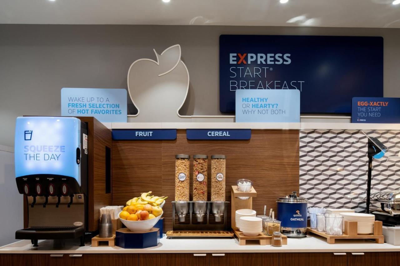 Holiday Inn Express & Suites - Hollister By Ihg Eksteriør billede