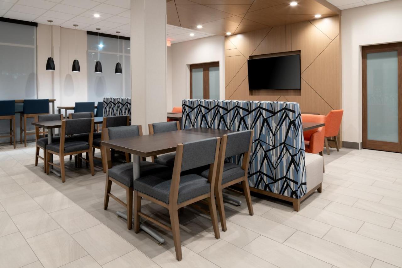 Holiday Inn Express & Suites - Hollister By Ihg Eksteriør billede