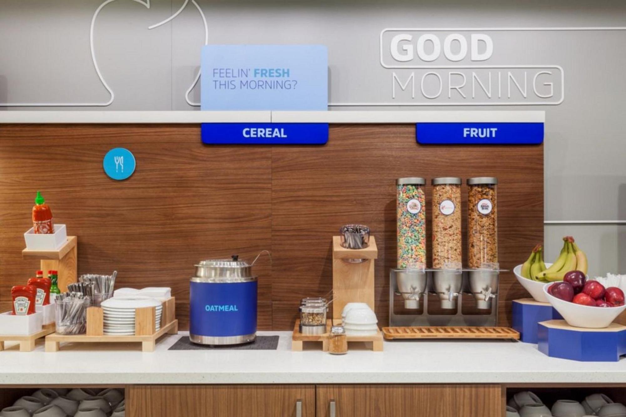 Holiday Inn Express & Suites - Hollister By Ihg Eksteriør billede